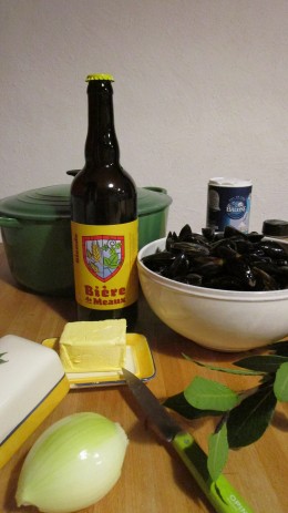 Préparation des moules à la bière de Meaux